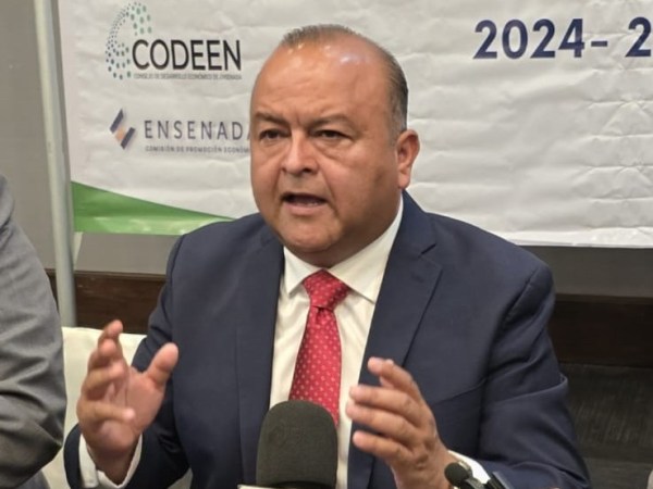 Pide IP a diputados y senadores que atiendan temas&nbsp;prioritarios