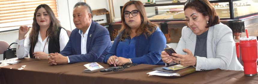 agentes inmobiliarios de bienes raíces en baja california en conferencia de prensa